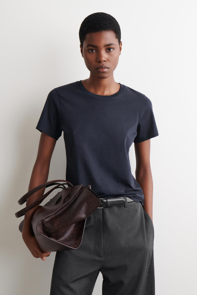 COS コットン クルーネックTシャツ