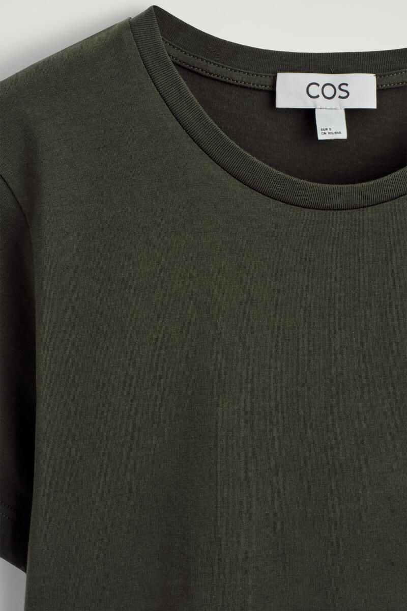 COS コットンクルーネックTシャツ