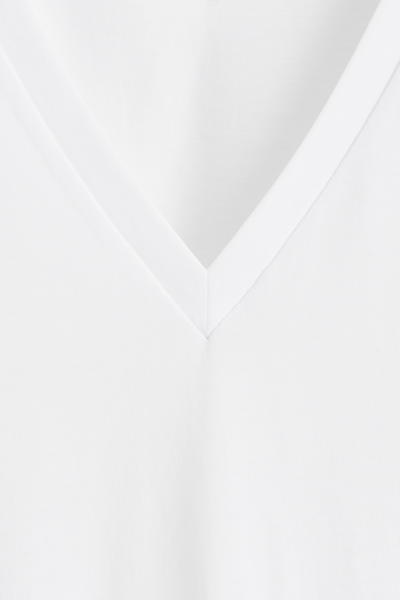 COS コットンVネックTシャツ