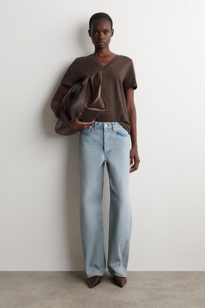 COS コットンVネックTシャツ