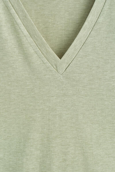 COS コットンVネックTシャツ