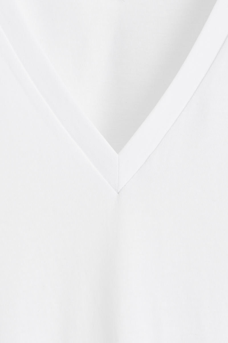 COS コットンVネックTシャツ