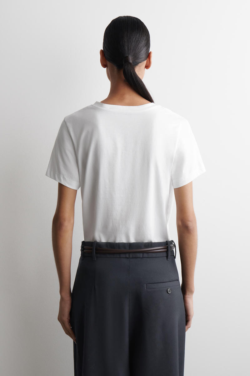 COS コットンVネックTシャツ