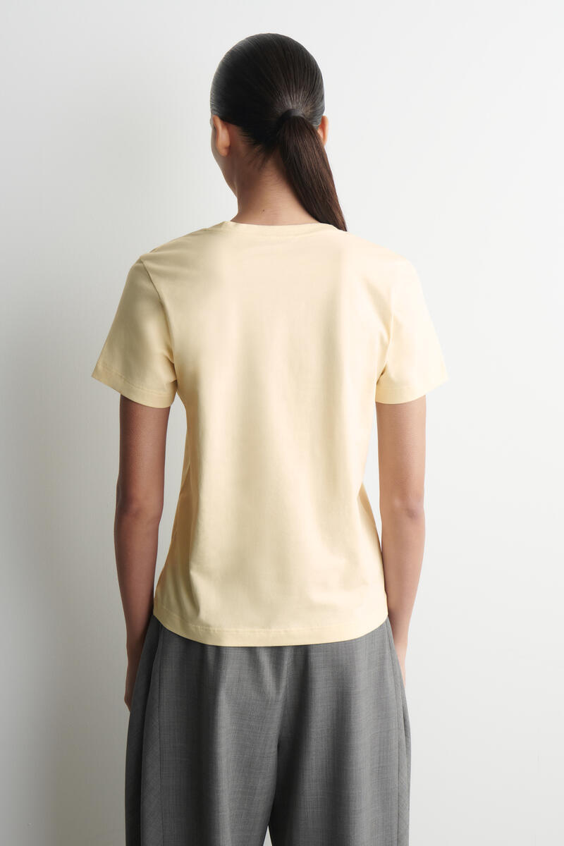 COS コットンVネックTシャツ