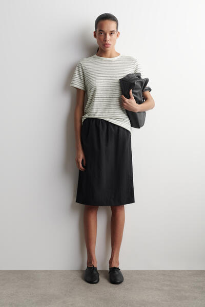 COS クルーネック リネン Tシャツ