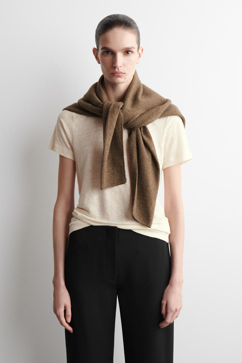 COS クルーネック リネン Tシャツ