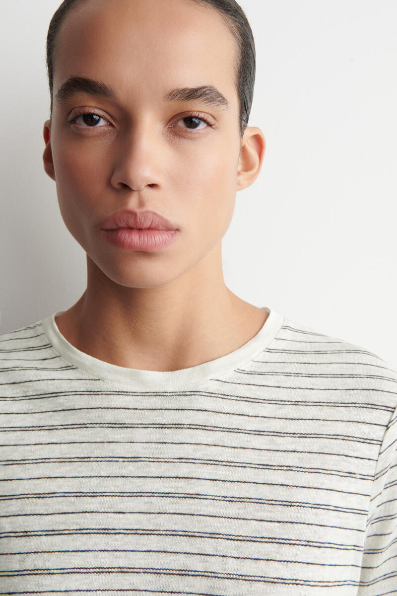 COS クルーネック リネン Tシャツ