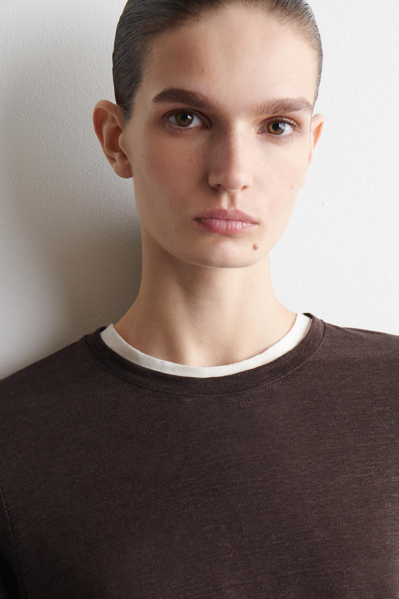 COS クルーネック リネン Tシャツ