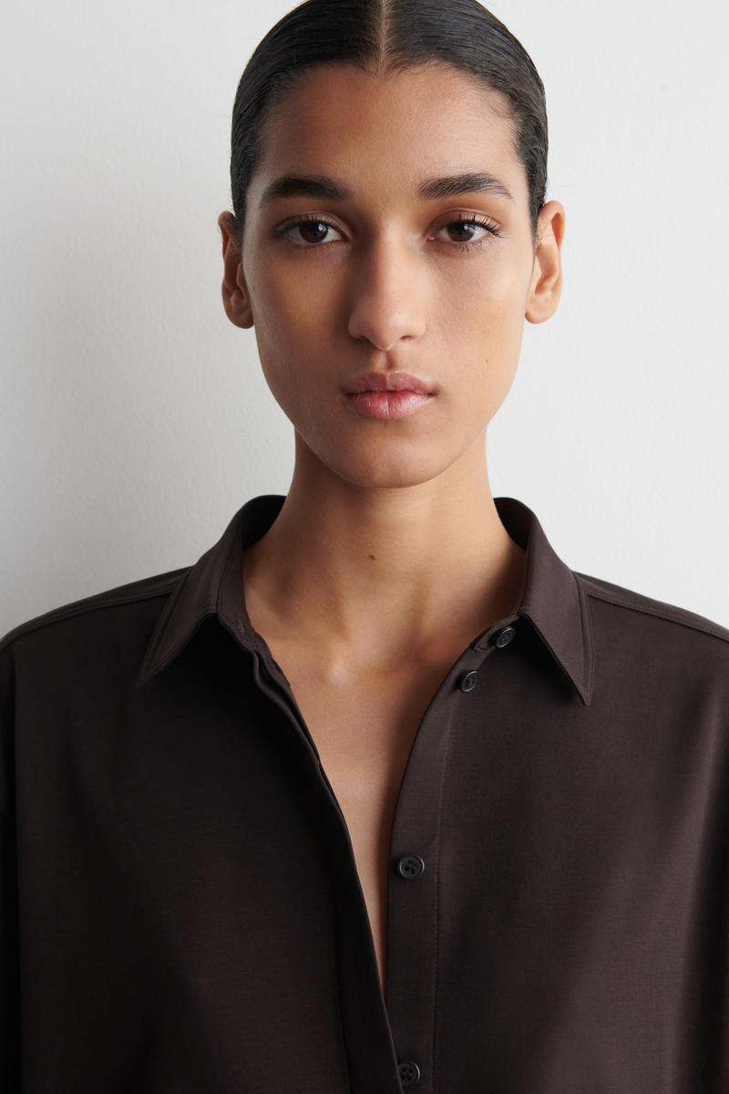 COS ピマコットンジャージーシャツ