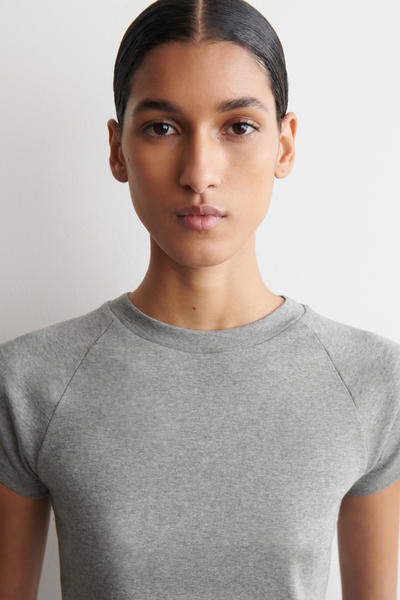 COS スリムフィット コットンTシャツ