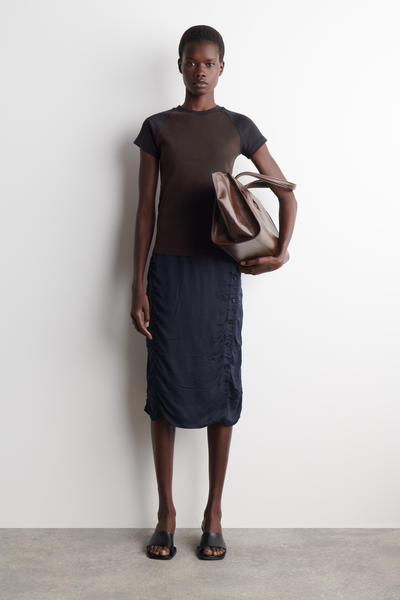 COS スリムフィット コットンTシャツ