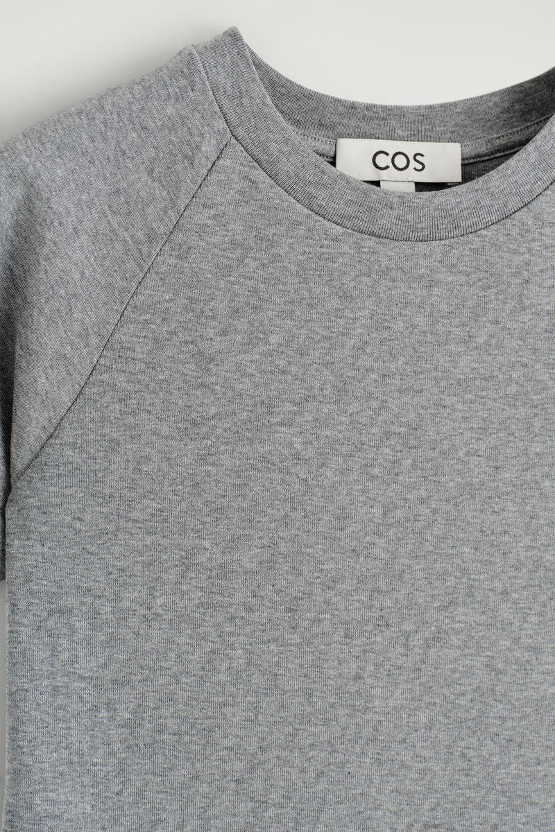 COS スリムフィット コットンTシャツ