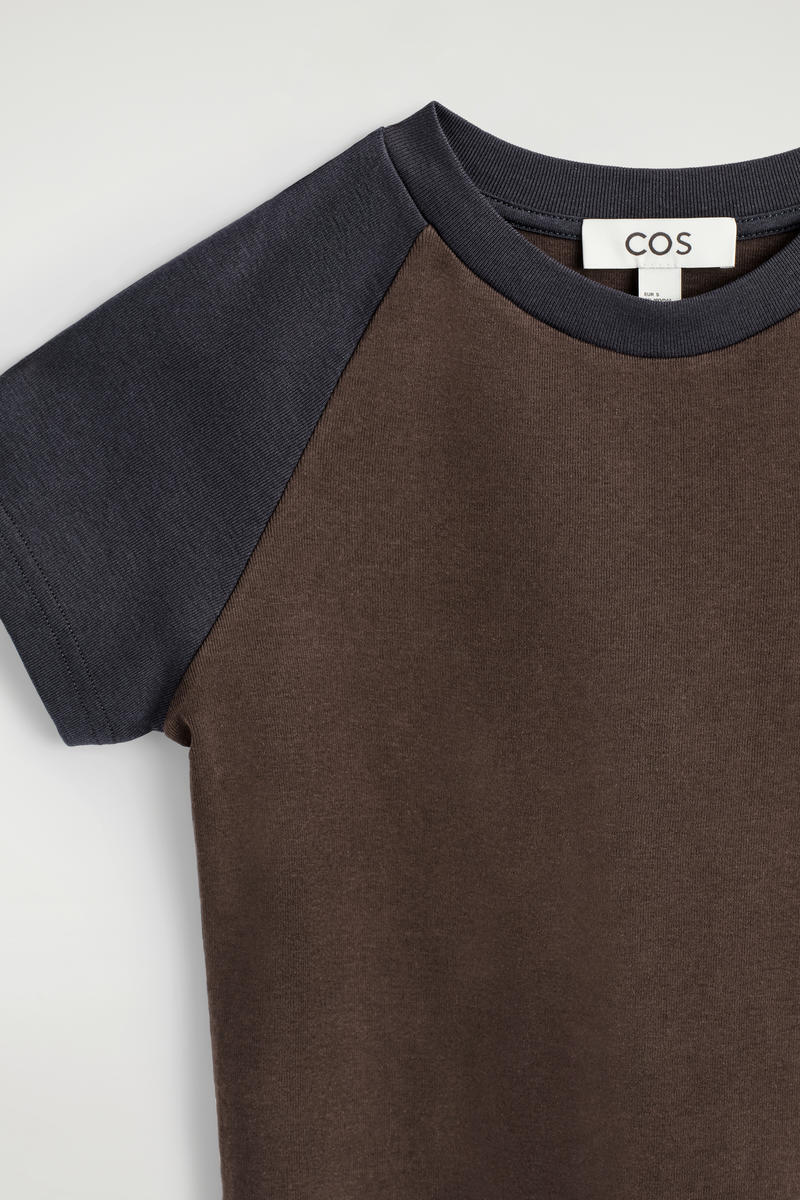 COS スリムフィット コットンTシャツ