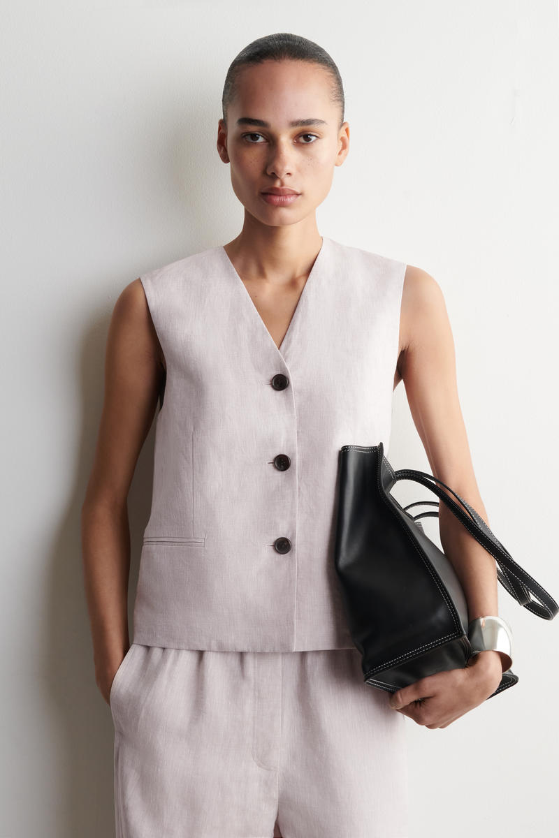 COS リネンベスト