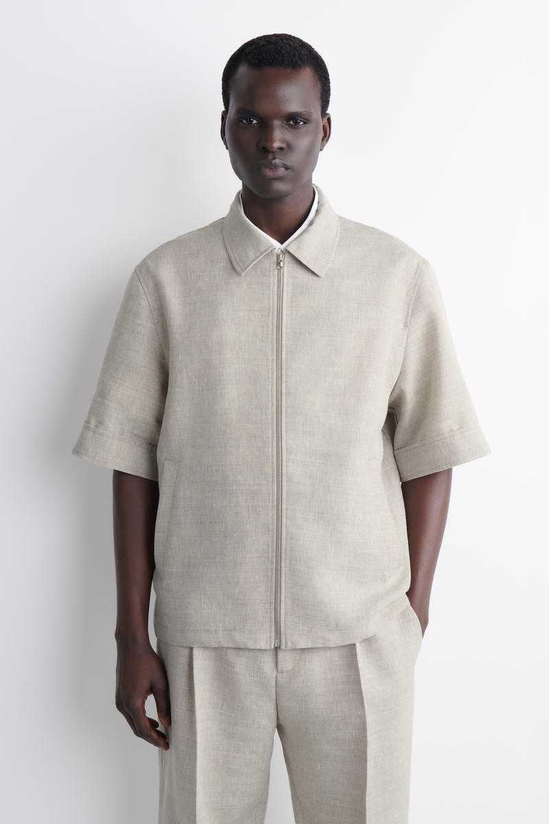 COS リネンウール 半袖ジップアップシャツ