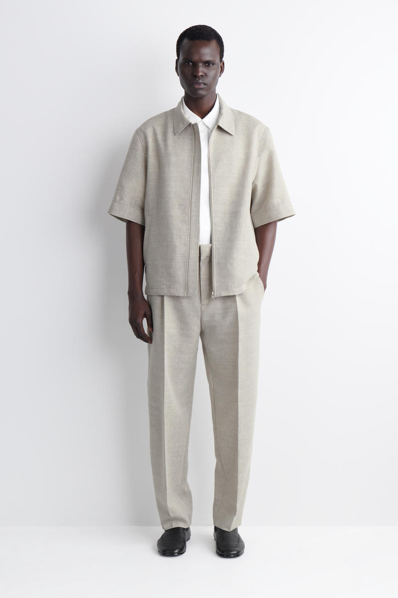 COS リネンウール 半袖ジップアップシャツ