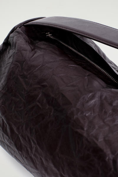 COS シリンダー クラッチバッグ - テクスチャードレザー