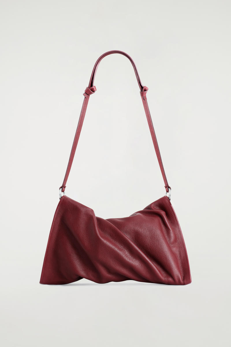 COS ツイスト ミニ クラッチバッグ - レザー