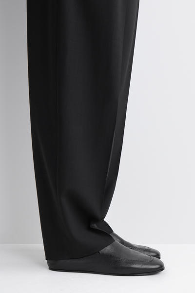 COS スリムレザーローファー