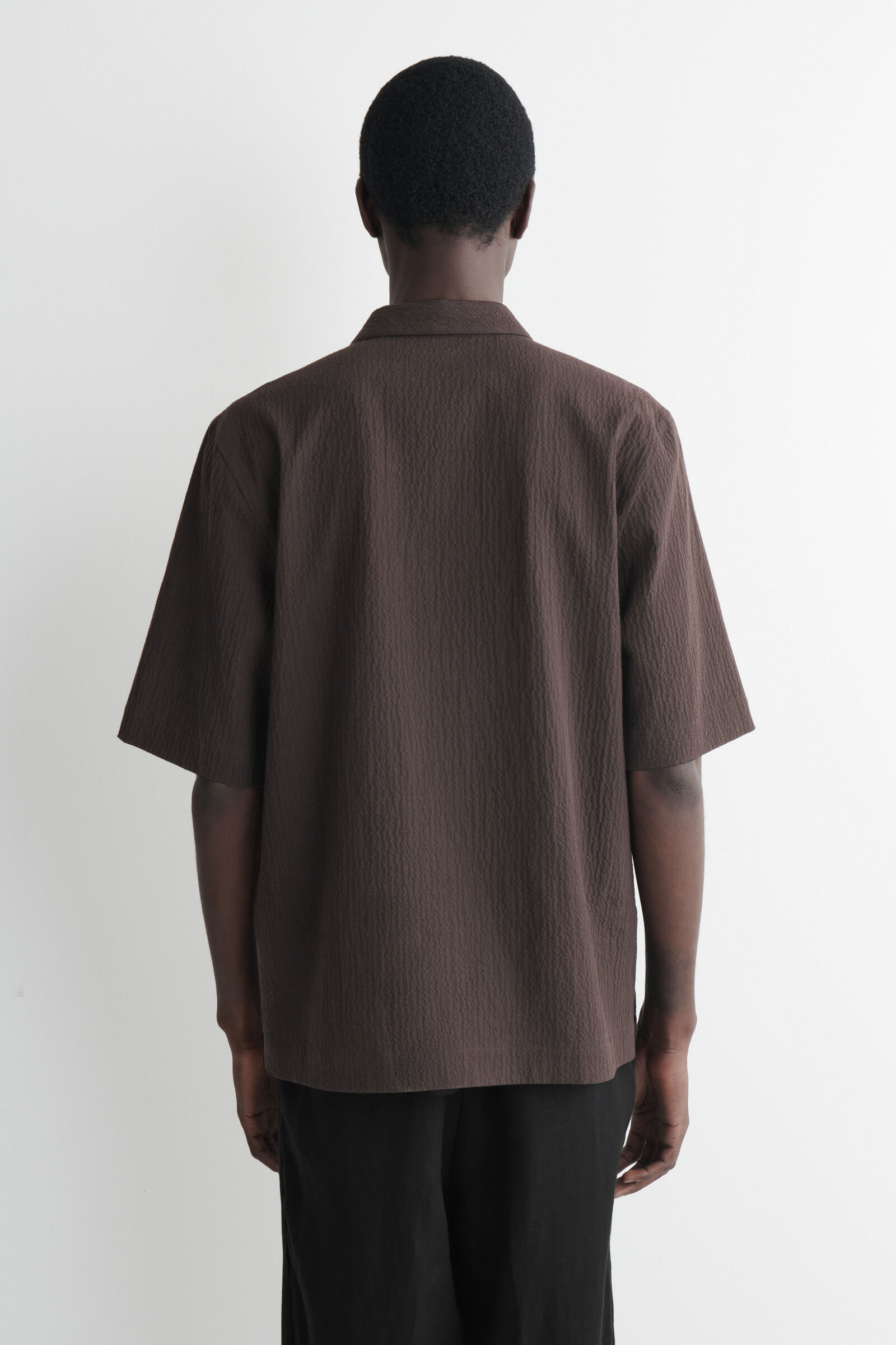 SEERSUCKER RESORT SHIRT シアサッカー リゾートシャツ ブラウン｜COS