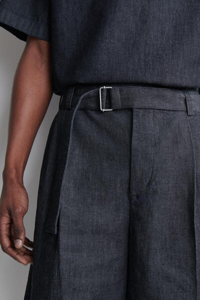 COS ベルト付き ワイドレッグ デニムショーツ