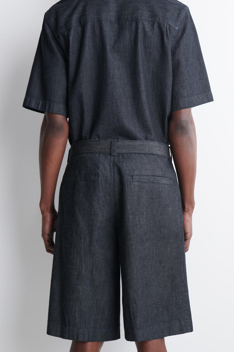 COS ベルト付き ワイドレッグ デニムショーツ