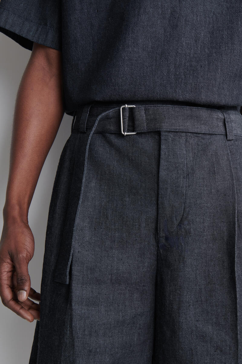 COS ベルト付き ワイドレッグ デニムショーツ