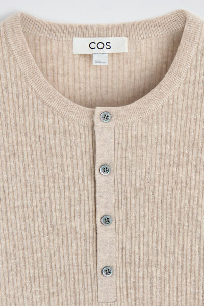 COS カシミアリネンヘンリーネックTシャツ