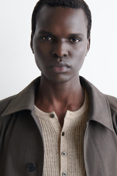 COS カシミアリネンヘンリーネックTシャツ