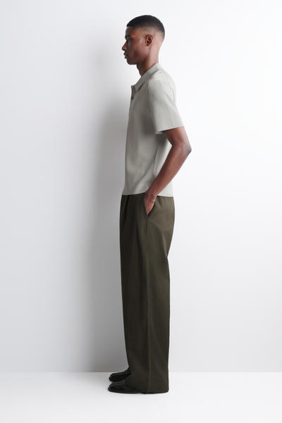 COS スリムリブブークレニットポロシャツ