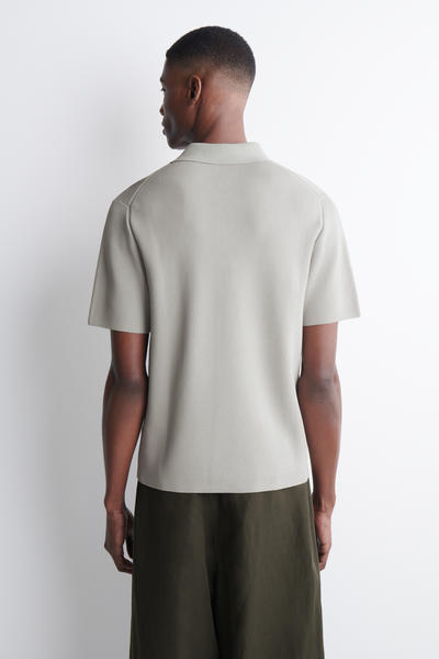 COS スリムリブブークレニットポロシャツ