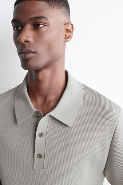 COS スリムリブブークレニットポロシャツ