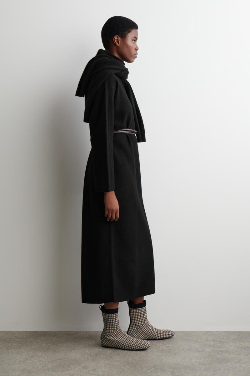 COS チェックニットソックスブーツ