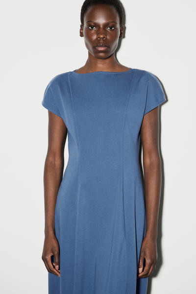 COS 彫刻的なジャージーミディドレス
