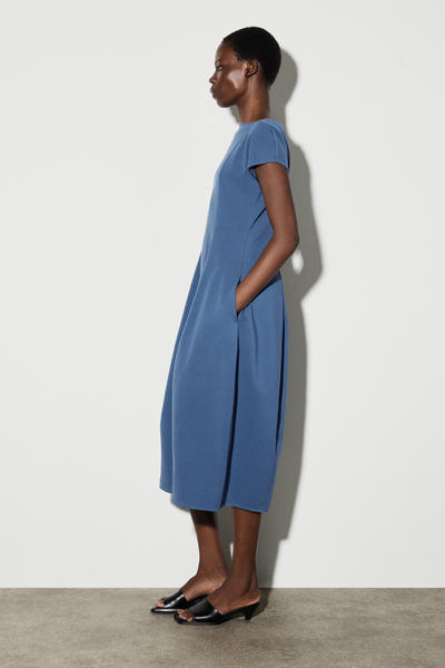 COS 彫刻的なジャージーミディドレス