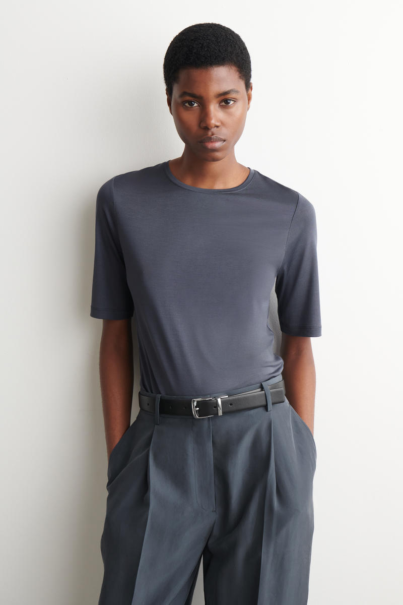 COS シルクジャージーTシャツ