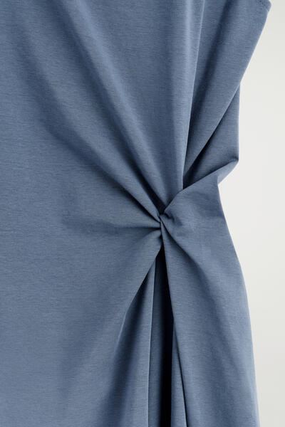 COS ツイストディテール ジャージーミディドレス