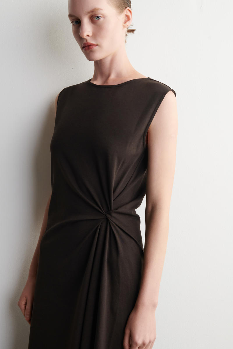 COS ツイストディテール ジャージーミディドレス