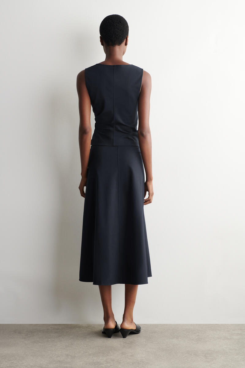 COS ツイストディテール ジャージーミディスカート