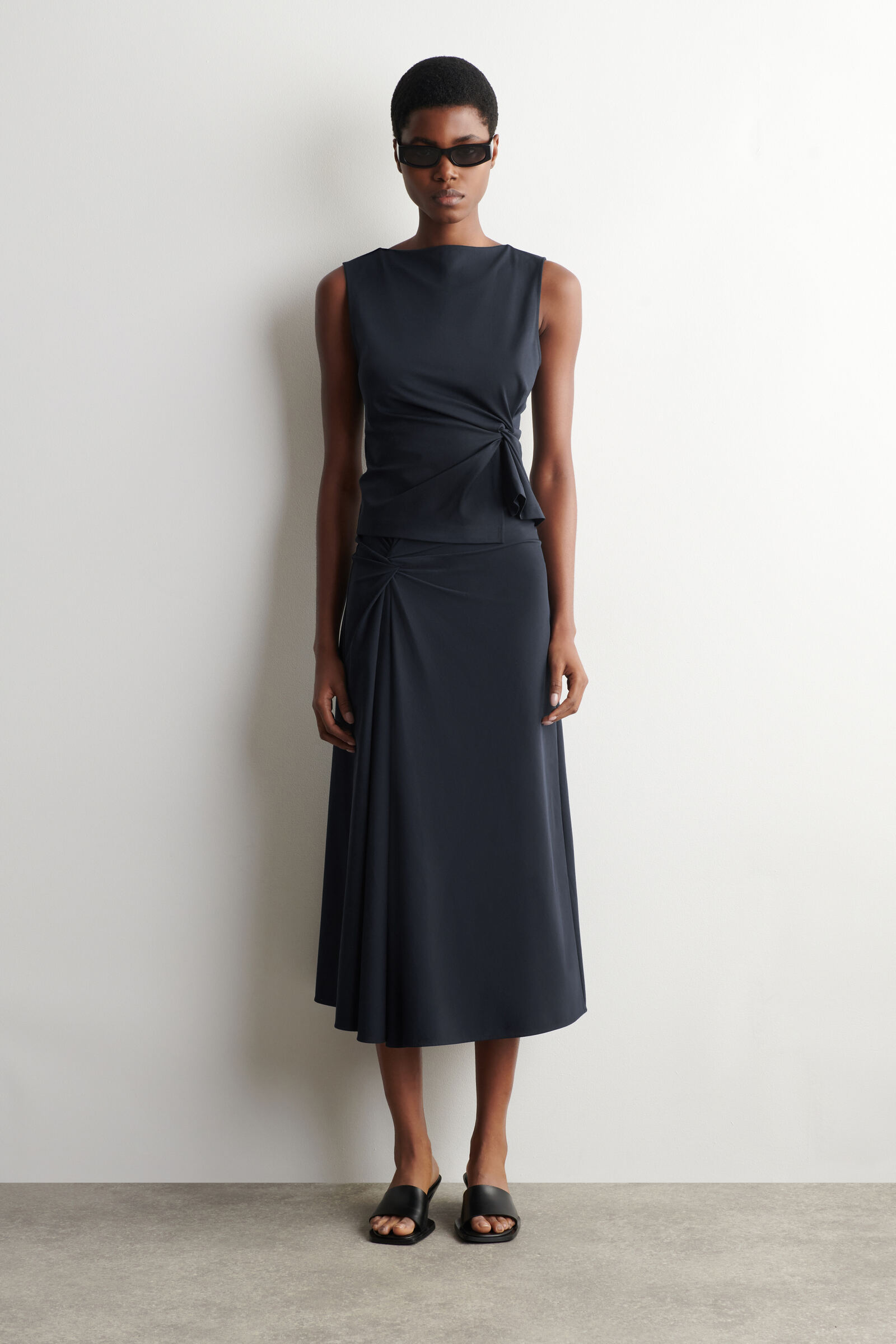 TWIST-DETAIL JERSEY MIDI SKIRT ツイストディテール ジャージーミディ