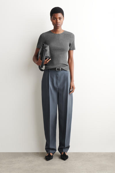 COS ポイントルニットTシャツ