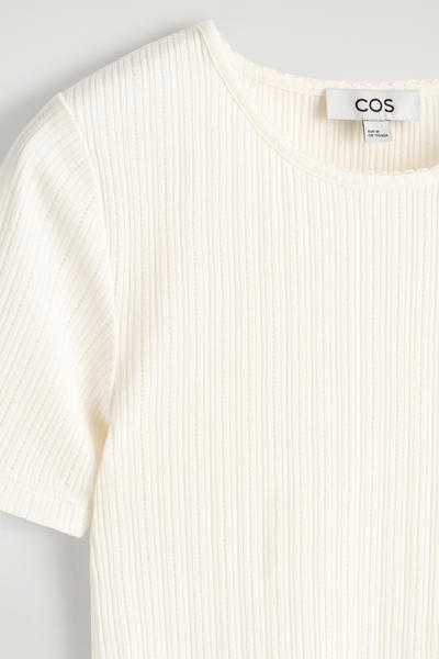COS ポイントルニットTシャツ