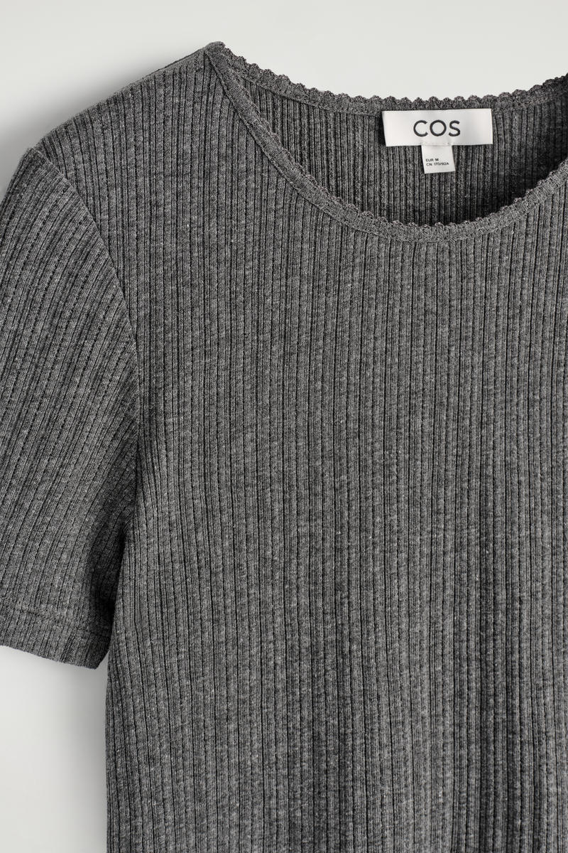 COS ポイントルニットTシャツ