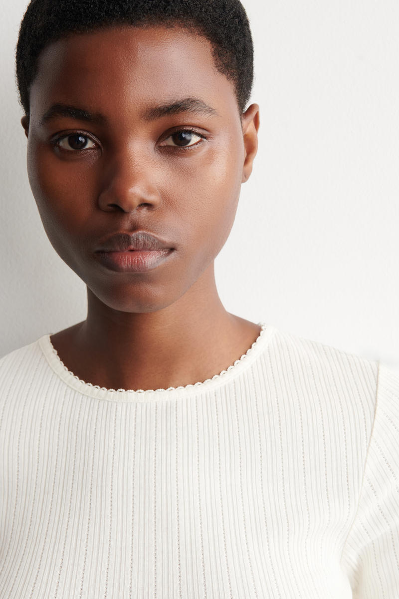 COS ポイントルニットTシャツ