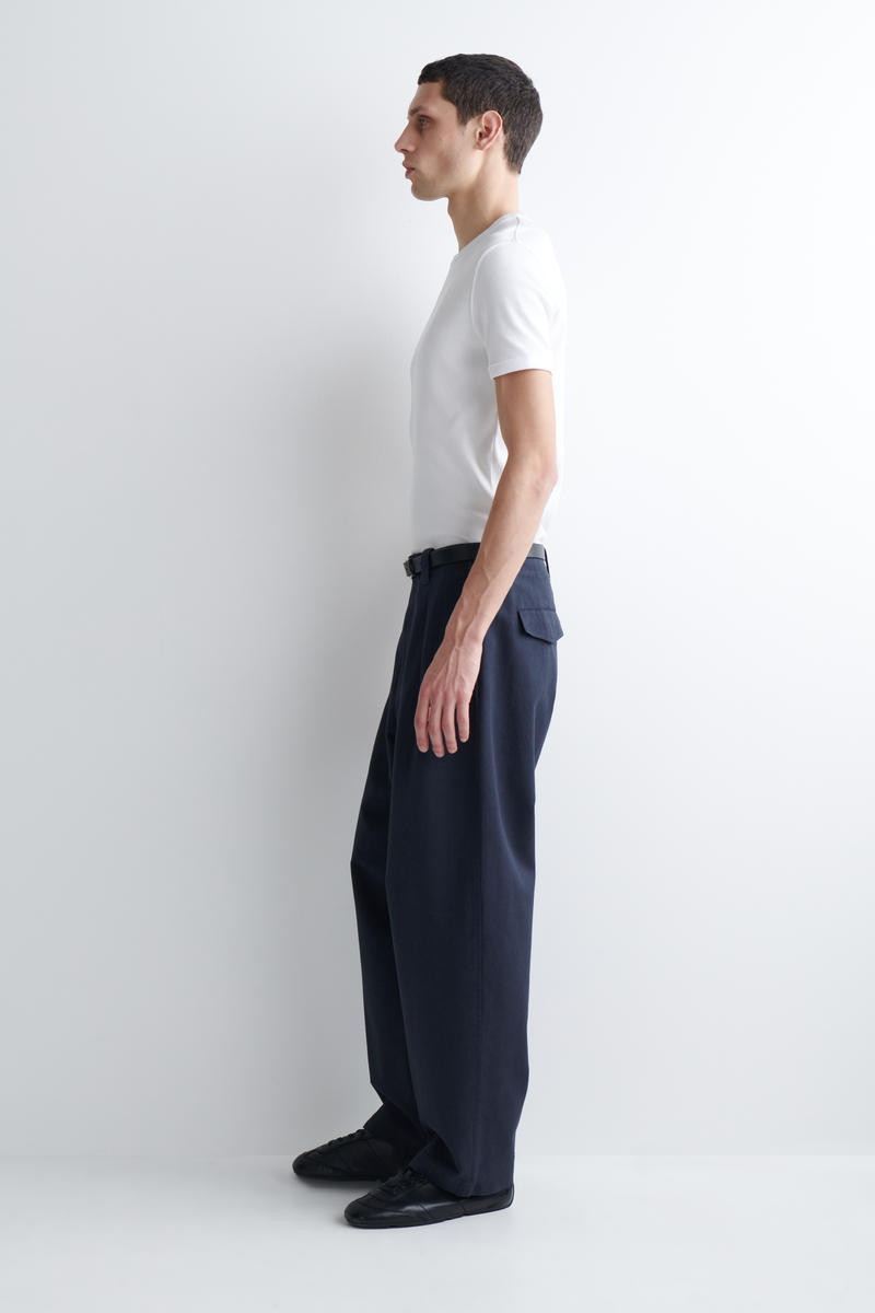 COS コットンブレンド バレルレッグユーティリティパンツ