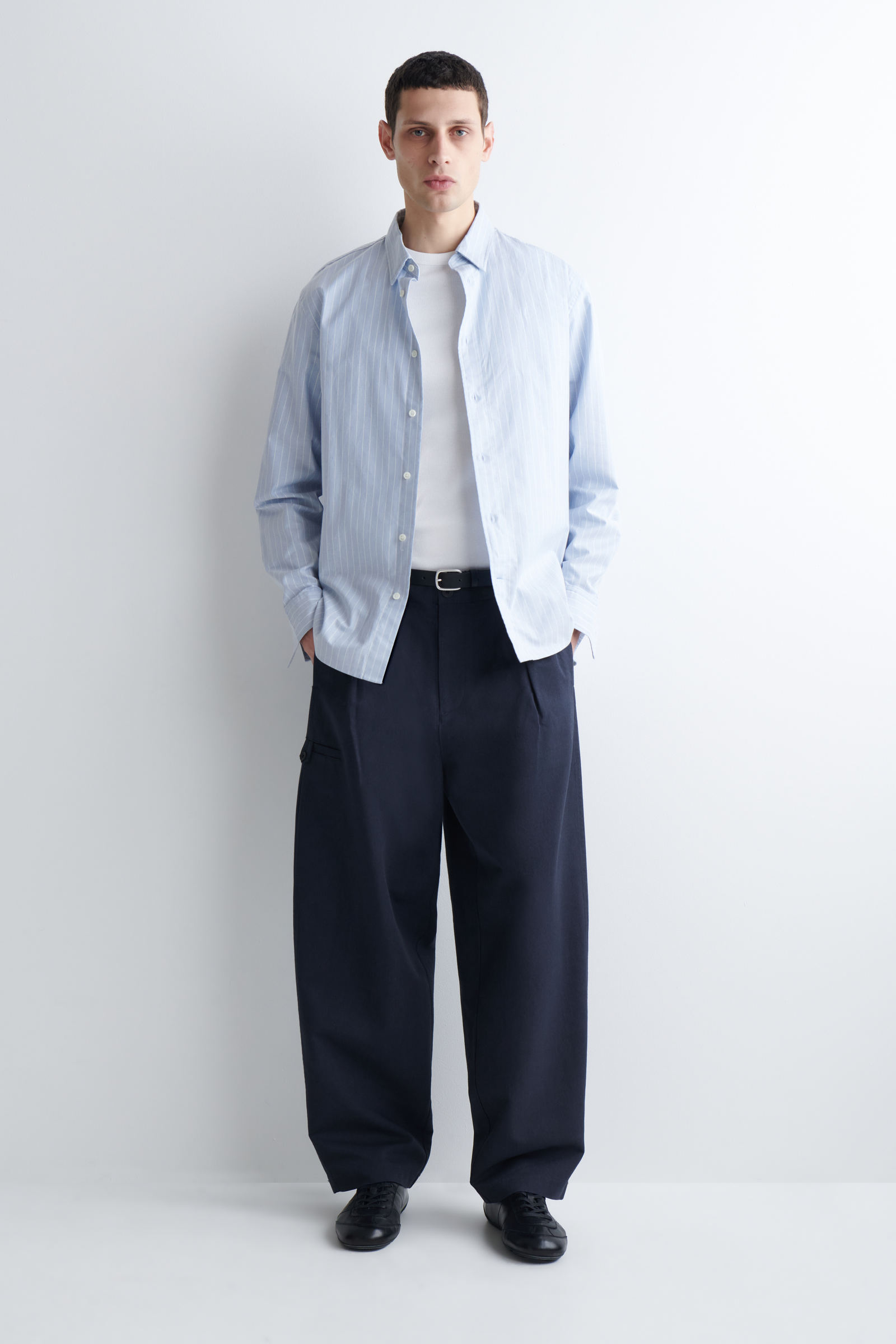 COTTON-BLEND BARREL-LEG UTILITY TROUSERS コットンブレンド バレル