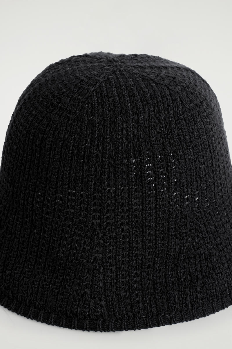 COS オープンニット バケットハット