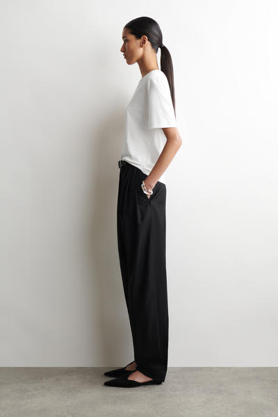 COS スクープネック コットンTシャツ