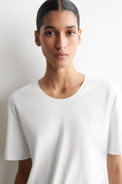 COS スクープネック コットンTシャツ