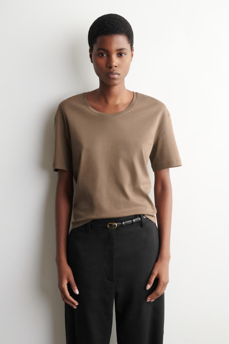 COS スクープネック コットンTシャツ